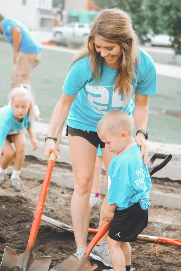 WORKING MOM