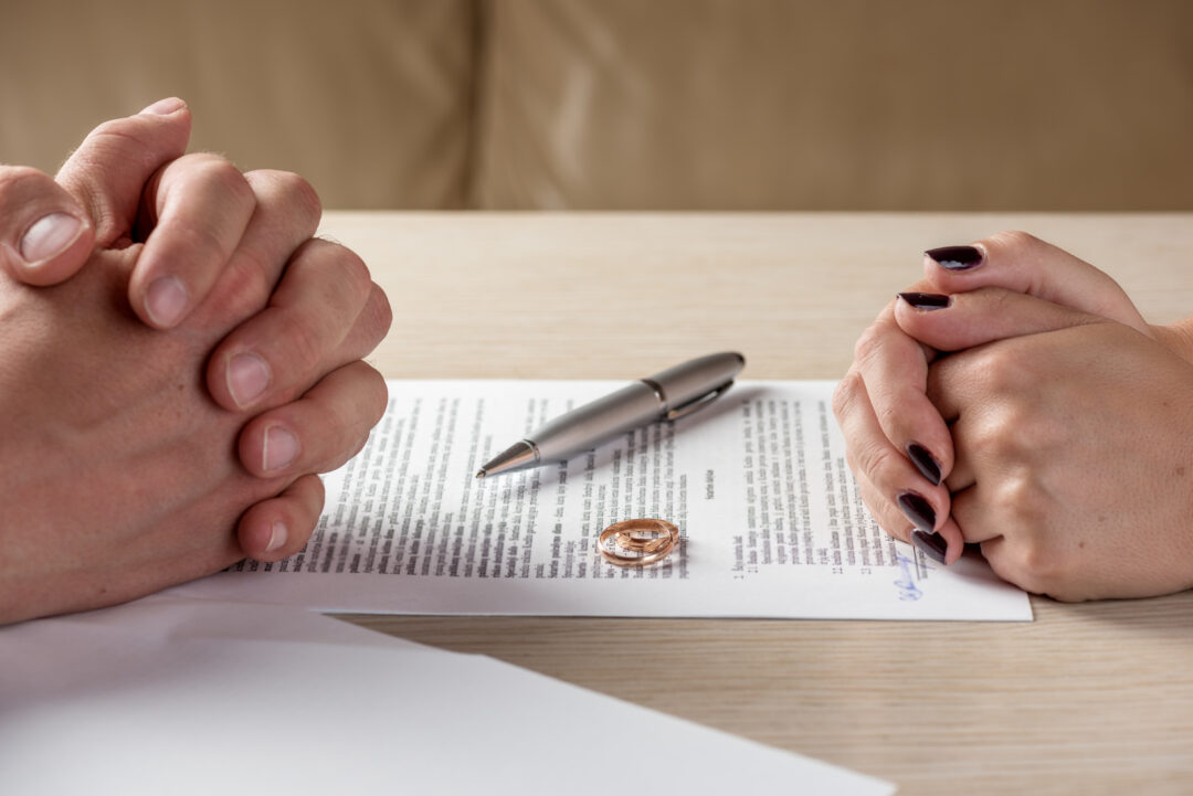 6 Services To Expect From A Divorce Lawyer