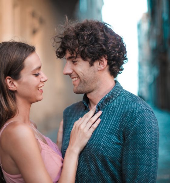 Surefire Signs A Woman Is In Love With You