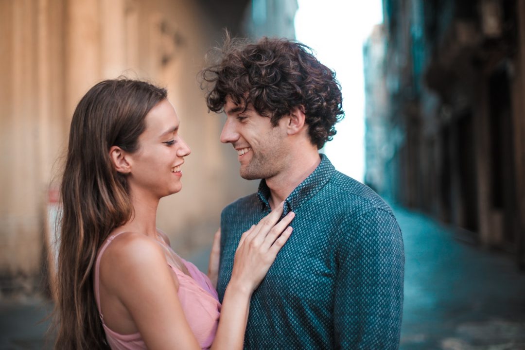 Surefire Signs A Woman Is In Love With You